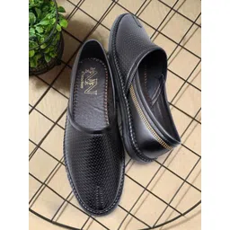 N N Creation Men Textured Leather Mojaris Shoes-picture-15