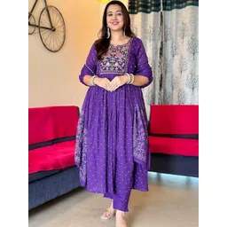 NAVYAAZRI Ethnic Motifs Embroidered V-Neck Thread Work Anarkali Kurta & Trousers & Dupatta-picture-13