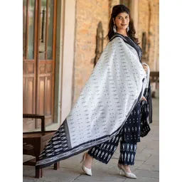 Nayo Women Black Ikat Printed Pure Cotton Kurta with Trousers & With Dupatta image 3