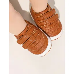 NESKA MODA Kids Solid Velcro Booties-picture-14