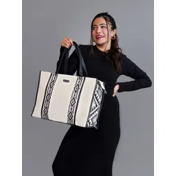 Nestasia Textured Structured Tote Bag-picture-36