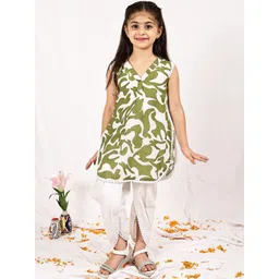 NEUDIS Girls Abstract Printed V-Neck Curved Straight Kurta With Dhoti Pant-picture-48