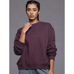 New Balance Embossed Logo Outdoor Sweatshirt-picture-15