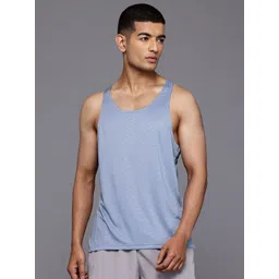 New Balance Scoop Neck Dry Fit Essential Running Tank T-shirt with Reflective Elements-picture-28