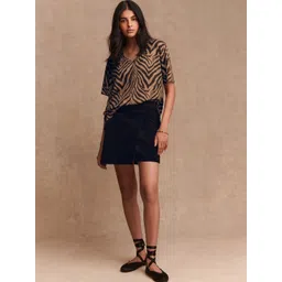 NEXT Animal printed V-Neck Top image 4