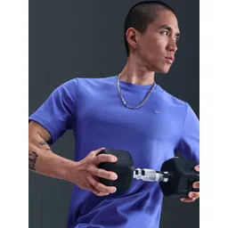 Nike Dri-FIT Primary Men's Training T-Shirt image 5