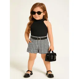 Ninas Girls Round Neck Top With Shorts image 1