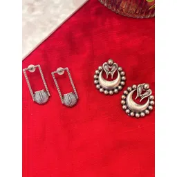 Niska Set Of 2 Silver Plated Crescent Shaped Studs-picture-20