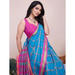 NIWAA Checked Zari Handloom Saree-picture-15
