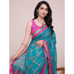 NIWAA Checked Zari Handloom Saree-picture-34