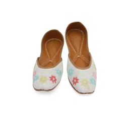 NR By Nidhi Rathi Women Embellished Leather Ethnic Mojaris with Embroidered-picture-13