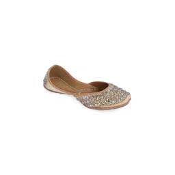 NR BY NIDHI RATHI Women Embroidered Gold Juttis-picture-23
