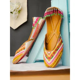 NR By Nidhi Rathi Women Multicoloured Ethnic Embroidered Mojaris-picture-28