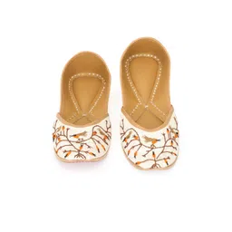 NR By Nidhi Rathi Women White Nature embroidered Ethnic Juttis-picture-40