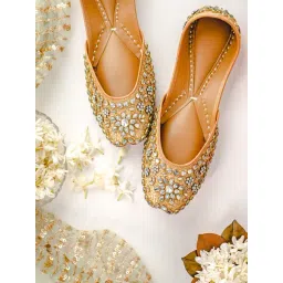 NR by Nidhi Rathi Women's Golden Ethnic Juttis-picture-23