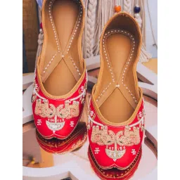 NR by Nidhi Rathi Women's Red Ethnic Juttis-picture-44