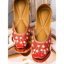 NR by Nidhi Rathi Women's Red Ethnic Juttis-picture-39