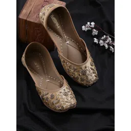 Nysah Women Embellished Party Mojaris Flats-picture-26