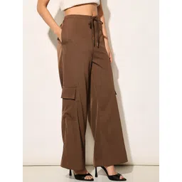 ONLY Women Straight Fit High-Rise Cargos Trousers image 2