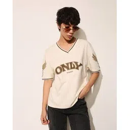 only Women Typographic Print Regular Fit V-Neck T-Shirt-picture-23