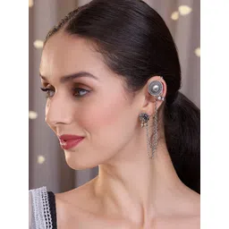 OOMPH Floral Shaped Ear Cuffs With Chain-picture-10
