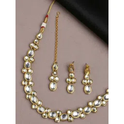 OOMPH Gold Kundan Delicate Minimal Choker Necklace Set with Drop Earrings & Maangtikka-picture-21