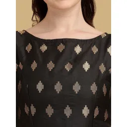 Oomph! Woven Design Boat Neck Saree Blouse image 2