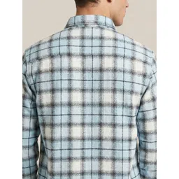 OQUENT Men Standard Checked Casual Shirt image 2
