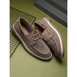 Overdrive Men Colourblocked Suede Sneakers-picture-35