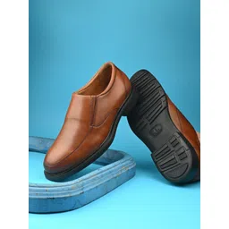 Overdrive Men Leather Slip-On Sneakers-picture-38