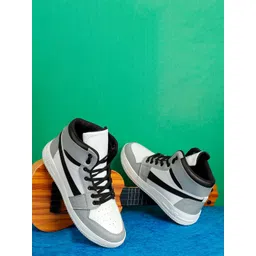 Overstar Men Colourblocked High-Top Round Toe Sneakers-image-24