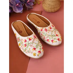 Pairs4U Women Embellished Ethnic Mojaris with Embroidered Flats-picture-28