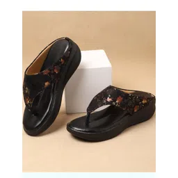 Palche Printed Wedge Sandals-picture-37