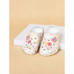 Pantaloons Junior White & Pink Back Strap Clogs-picture-34