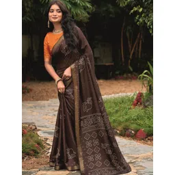 Panzora Ethnic Motifs Zari Silk Blend Handloom Bandhani Saree-picture-29