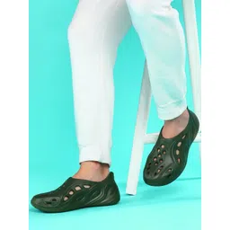 Paragon Men Textured Rubber Clogs-picture-26