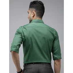 Park Avenue Solid Slim Fit Formal Shirt image 3