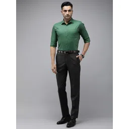 Park Avenue Solid Slim Fit Formal Shirt image 2