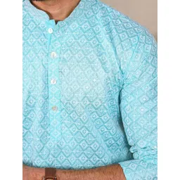 Parrth Enterprisess Men Geometric Printed Thread Work Handloom Kurta image 3