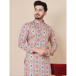 Parrth Enterprisess Men Printed Regular Kurta with Pyjamas image 5