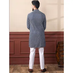Parrth Enterprisess Men Printed Regular Kurta with Pyjamas image 5
