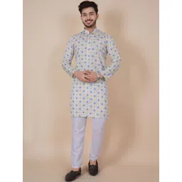 Parrth Enterprisess Men Printed Regular Kurta with Pyjamas image 4