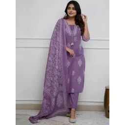 PARTHVI Floral Printed V-Neck Pure Cotton Kurta With Trousers And Dupatta-image-38