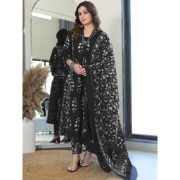 PARTHVI Women Floral Printed Regular Pure Cotton Kurta with Trousers & With Dupatta-picture-40