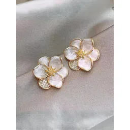 PASU FASHION Gold-Plated Artificial Stone Studded Floral Studs-picture-41