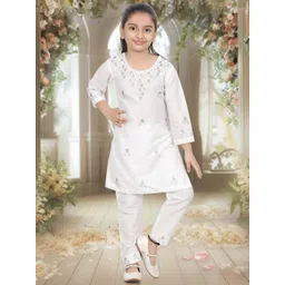 Pehanaava Girls Ethnic Motifs Embroidered Regular Thread Work Kurta with Trousers-picture-19
