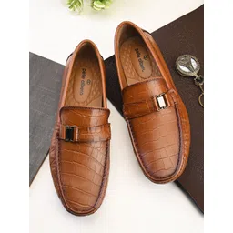 pelle albero Men Textured Round Toe Lightweight Leather Loafers-image-46