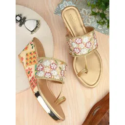 Pelle Albero Women's Gold Toe Ring Sandals-picture-13