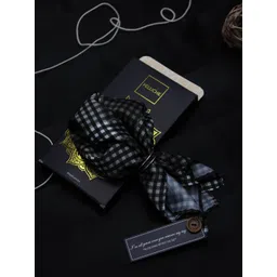 PELUCHE Men Black & White Checked Silk Pocket Square-picture-28