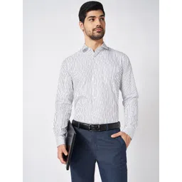 Peregrine by Pantaloons Men Spread Collar Striped Cotton Slim Fit Formal Shirt-picture-31